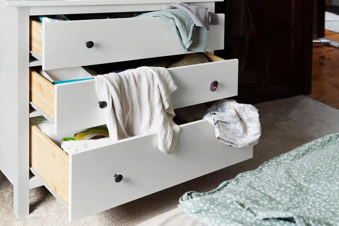 36 House Guest Stories That Show Just How Far Some People Will Push Their Host's Patience