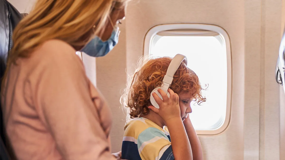 Woman Shuts Down Entitled Seat Thief In A Hilariously Unhinged Way: “Plane Seat Bandit Finally Happened To Me”