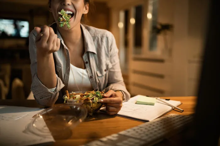 36 House Guest Stories That Show Just How Far Some People Will Push Their Host's Patience