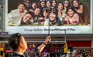 This Photographer Captures Hilarious Coincidences Most People Would Never Notice (35 New Pics)