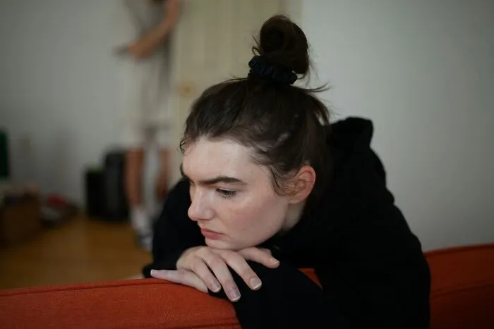 57 People Reveal The Sneaky Red Flags That Prove Someone's Kindness Is Just An Act