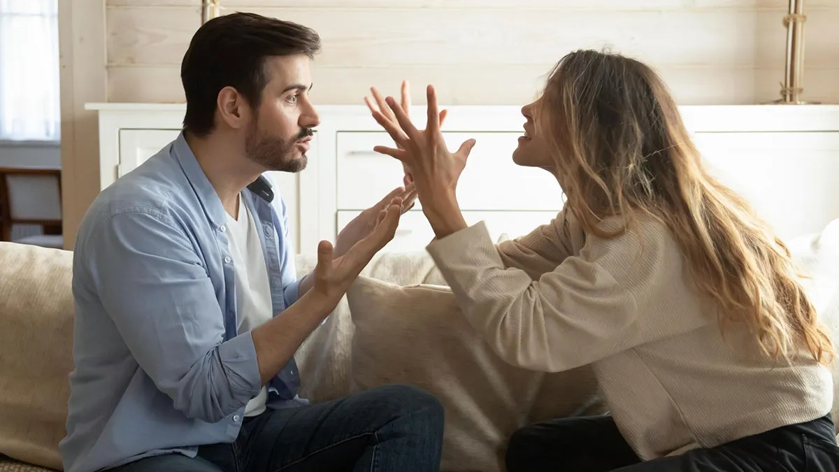 Groomsman Asks Bride To Choose Between A Peaceful Wedding And His Toxic GF, Shocked She Picks Peace