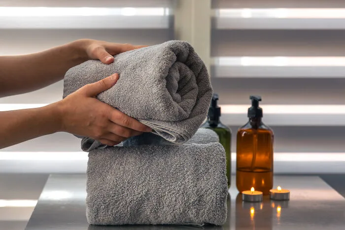 36 House Guest Stories That Show Just How Far Some People Will Push Their Host's Patience