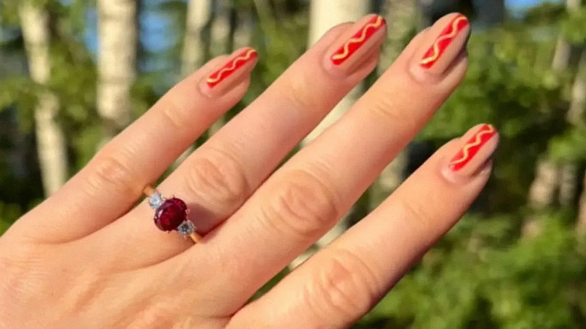 Woman Shows Off Her Ridiculous Proposal Manicure, Others Chime In With Hilarious Examples