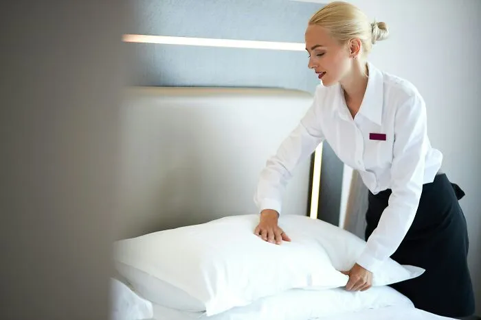 “Don’t Drink That Hotel Water By The Front Desk”: 32 Hotel Secrets Employees Think Travelers Should Know