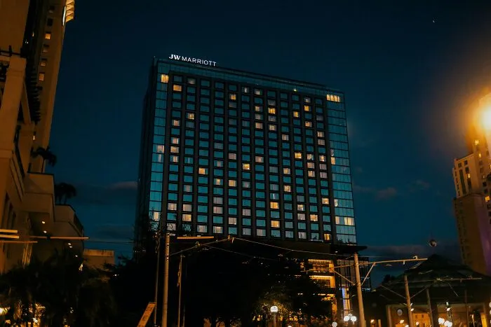 “Don’t Drink That Hotel Water By The Front Desk”: 32 Hotel Secrets Employees Think Travelers Should Know