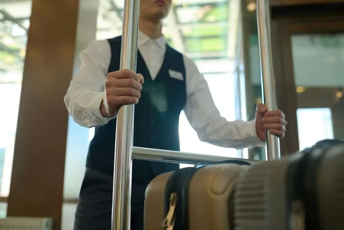 “Don’t Drink That Hotel Water By The Front Desk”: 32 Hotel Secrets Employees Think Travelers Should Know