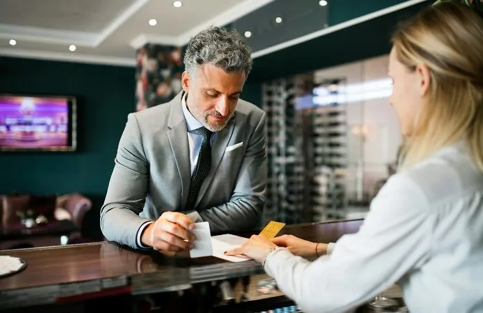 “Don’t Drink That Hotel Water By The Front Desk”: 32 Hotel Secrets Employees Think Travelers Should Know