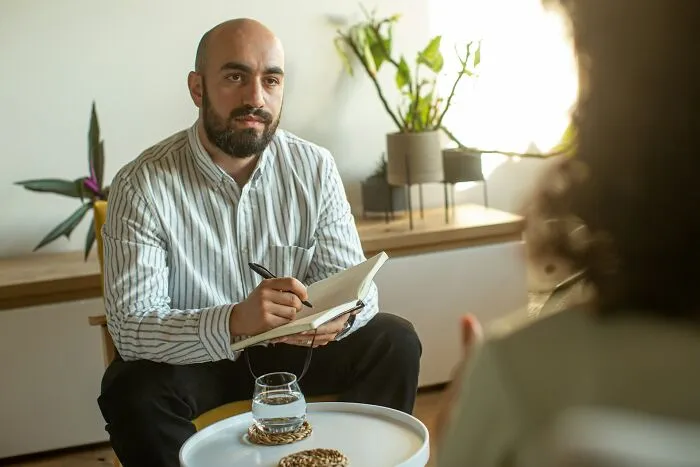 “I Wanted To Hit Her”: 67 People Whose Therapy Sessions Took A Turn They Never Saw Coming