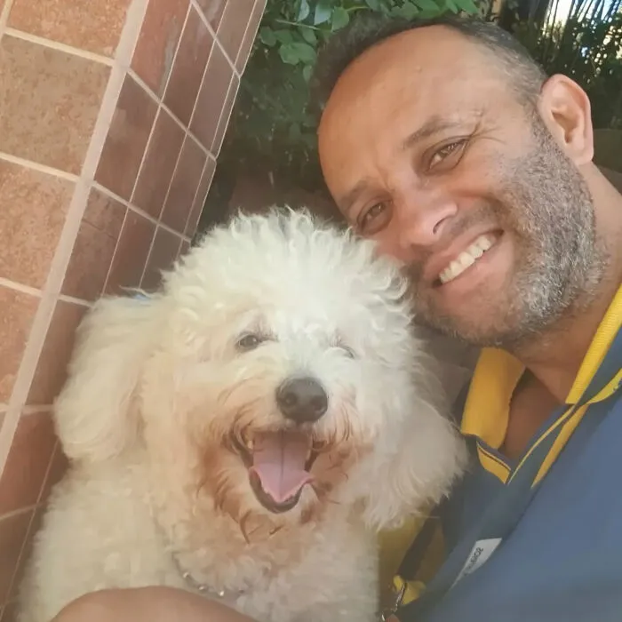 Instead Of Barking, These Dogs Rush To Greet Their Favorite Mailman (24 New Pics)