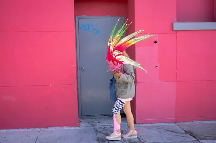 40 Times The Streets Looked Hilarious, Awkward, And Totally Relatable Through This Photographer’s Lens (New Pics)