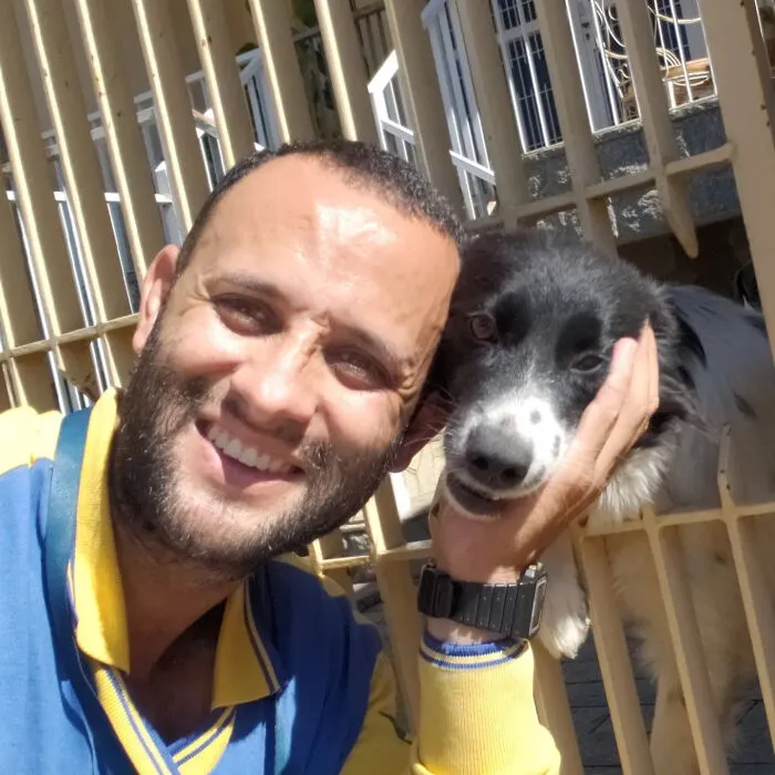 Instead Of Barking, These Dogs Rush To Greet Their Favorite Mailman (24 New Pics)