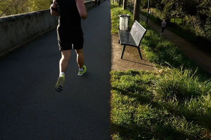 35 Perfectly Timed Street Photos By This Artist That Reveal Extraordinary Moments Hidden In Everyday Life