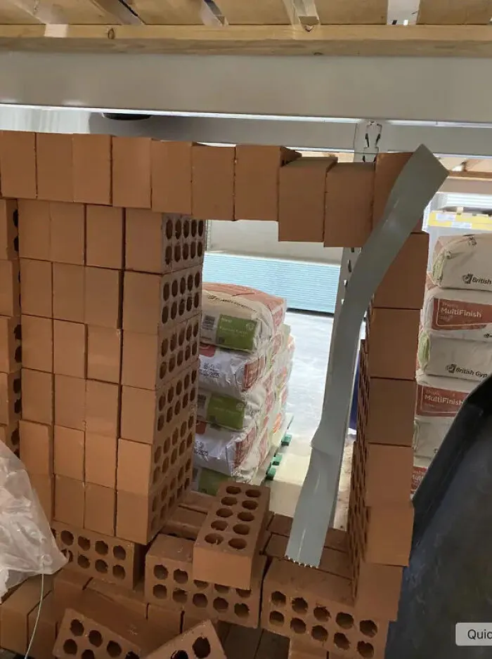 These Customers Who Removed Bricks From A Pallet Like This