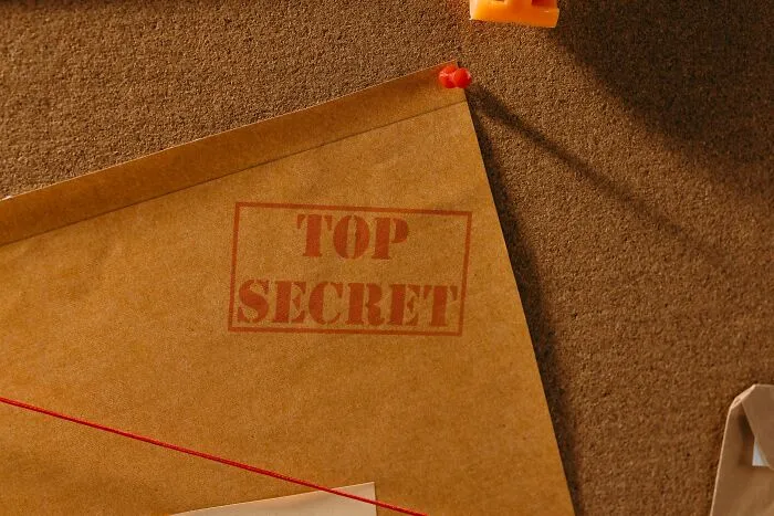 "Cults": 57 Internet Rabbit Holes That Left People Deeply Disturbed