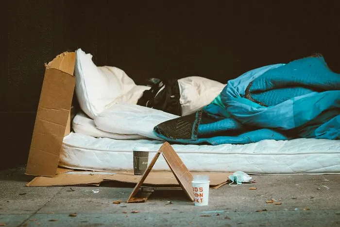 "The Whole Store Went Quiet": 35 Public Horror Stories That Are Worse Than Any Horror Movie