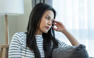 Woman Has To Hold Back Tears At The End Of Her “Romantic” Getaway From Hell With BF Of 5 Months