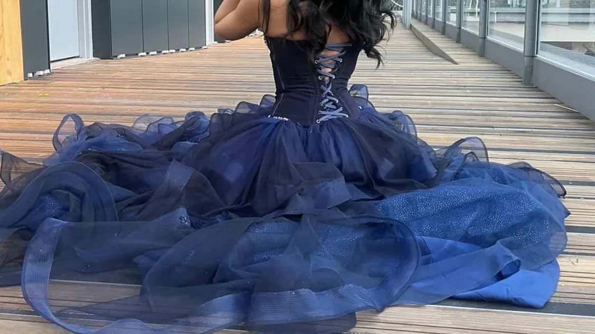 Teen Puts Her Entire Heart Into Making Her Prom Dress On Her Own, Toxic Mom Mocks Her Mercilessly
