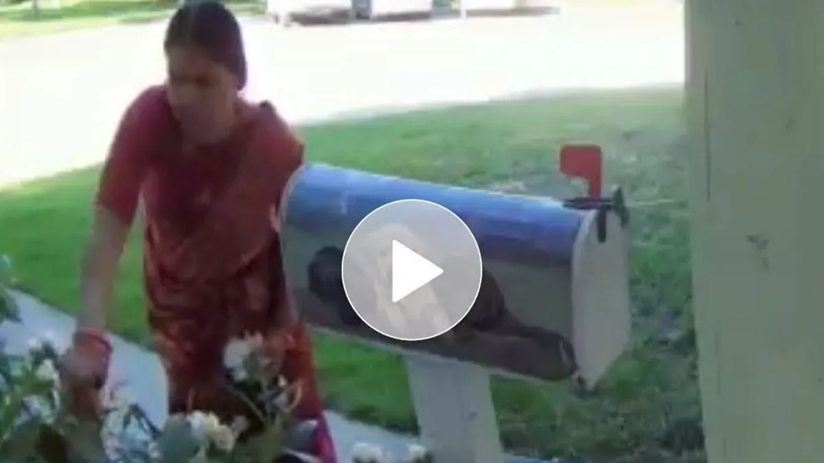 Neighbor Treats Guy’s Garden Like A Free Flower Farm, Gets A Starring Role On His Doorbell Camera