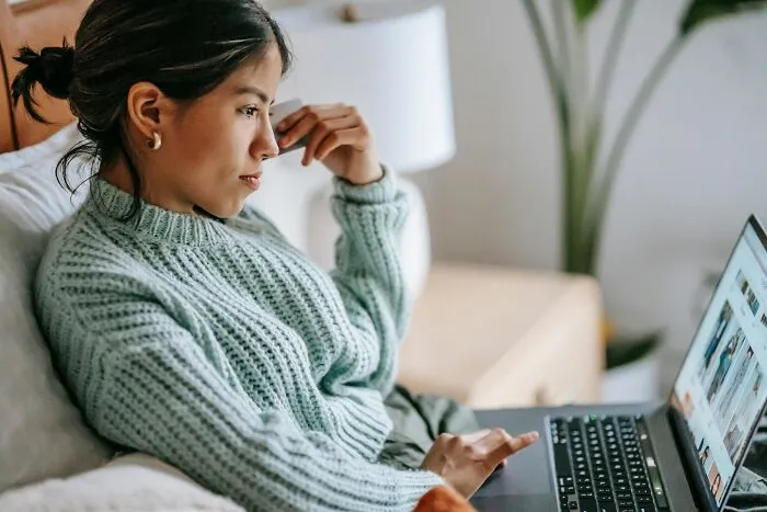 “I’m Not Like Other Girls”: 44 Cringey Things Women Have Put On Their Dating App Profiles