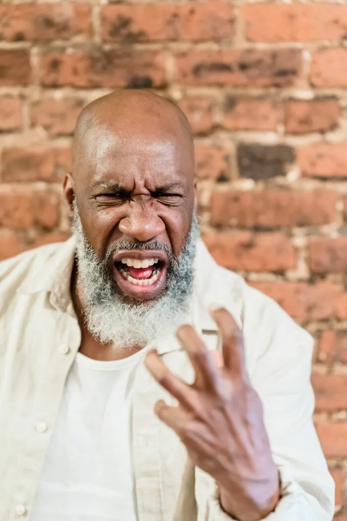 50 Times Visiting Someone's Home Turned Into An Absolute Nightmare