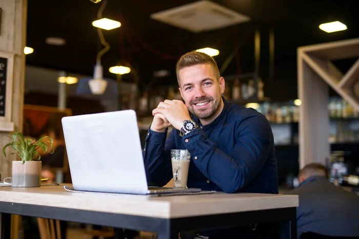 Women Reveal 33 Types Of Jobs They See As Dating Dealbreakers And Explain Why