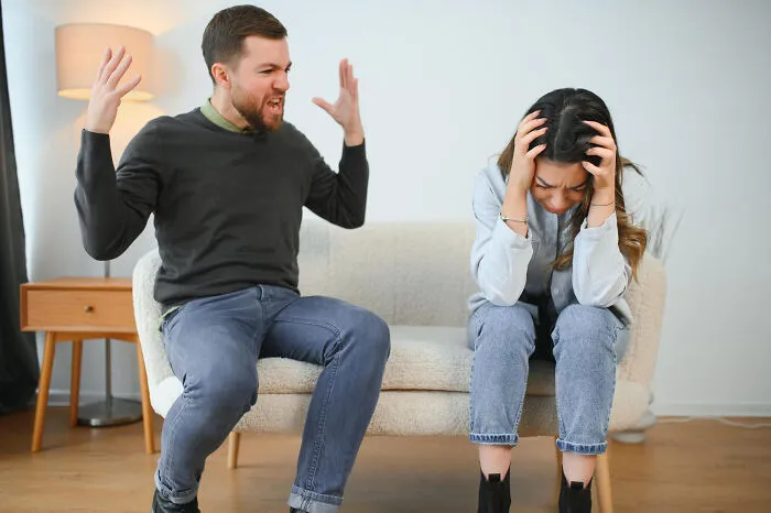 40 People Dated Someone Attractive Enough To Ignore Every Dealbreaker Until It Was Too Late