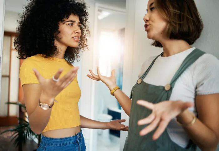40 People Dated Someone Attractive Enough To Ignore Every Dealbreaker Until It Was Too Late