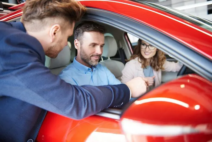 “Storage. Total Scams”: 40 Employees Share How The Industries They Work In Are Scamming People