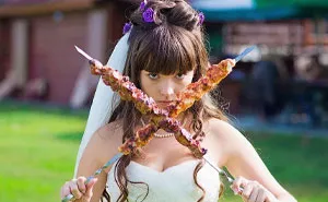 Someone Said, “Show Your Most Cringe Wedding Photo,” And Hilarity Ensued (43 Pics)