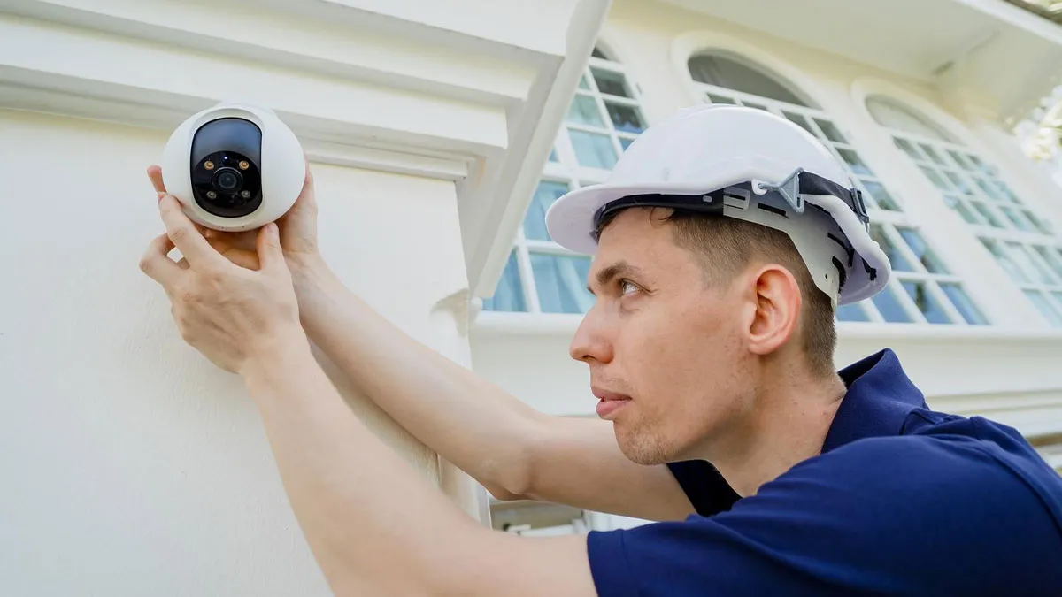 21YO Finds A Hidden Camera In Her Bedroom, Set By Her Stepdad, Burns All Bridges With Him And Mom