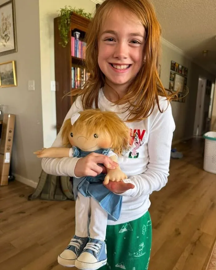This Woman Custom-Makes Dolls To Look Like The Children Who Will Receive Them (20 New Pics)