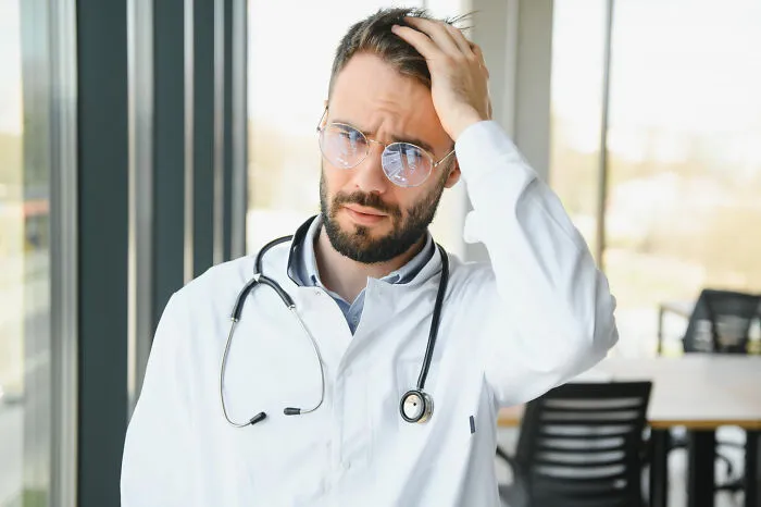 80 Medical Professionals Share The Diagnoses That Made Their Stomachs Drop