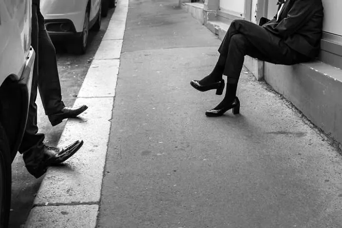 39 Perfectly Timed Street Photos By Gaspard Claude That Reveal The Paris Most People Never See