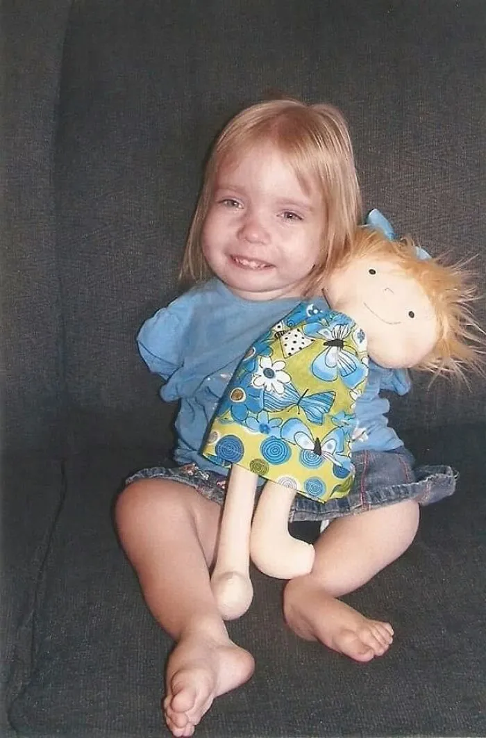 This Woman Custom-Makes Dolls To Look Like The Children Who Will Receive Them (20 New Pics)