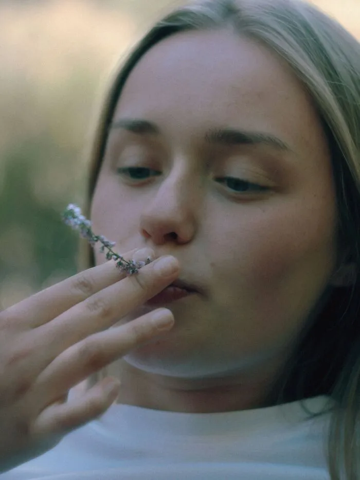 45 Lifelong Friendships That Fell Apart In Ways Nobody Saw Coming