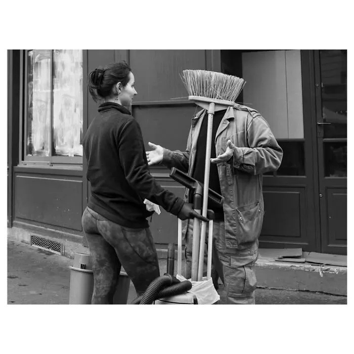 39 Perfectly Timed Street Photos By Gaspard Claude That Reveal The Paris Most People Never See