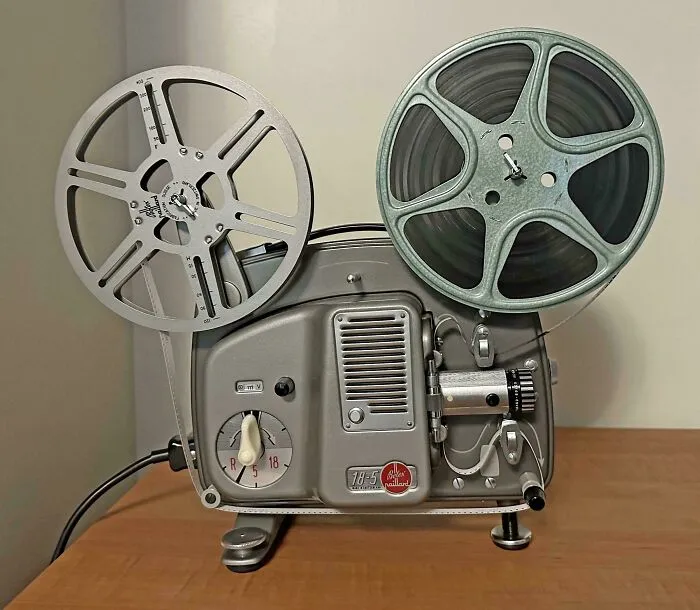 I’m So Old Watching A Film As A Kid In School Required One Of These Relics, I Can Still Hear The Clack Clack As The Film Went Thru The Sprocket