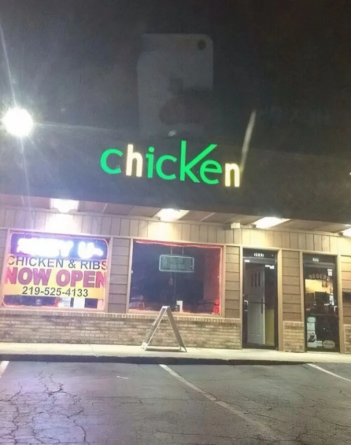 A Former Cricket Wireless Is Now A Chicken Restaurant