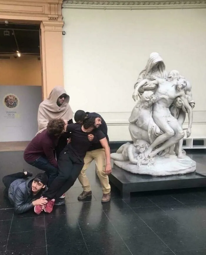 89 “Hmmm” Images That Nobody Asked For, But Everyone Needed