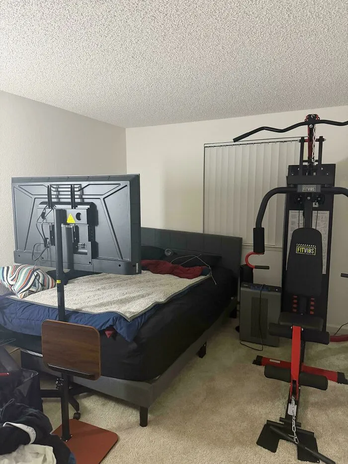 26(M) My Girlfriend Hates My Room