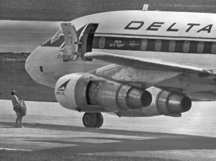 An FBI Agent Delivering A $1 Million Ransom To A Plane Hijacker, In His Underwear. 1972