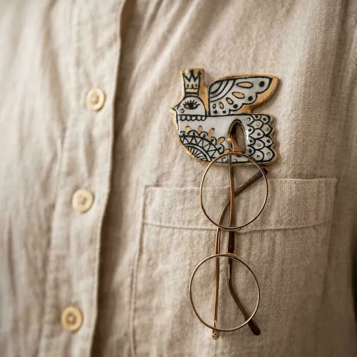 Hand Painted Glasses Holder Pin