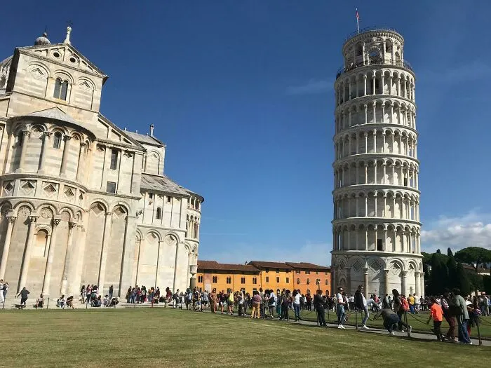 A Friend Of Mine Travelled All The Way To Italy And Somehow Managed To Take A Picture Of The Leaning Tower Of Pisa That Doesn’t Show It Leaning