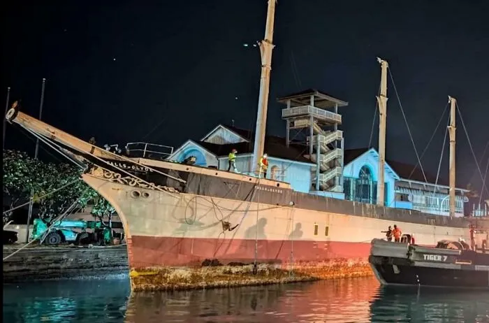 Rip Falls Of Clyde. The Ship Was Sunk 25 Miles Off Shore On October 15, 2025