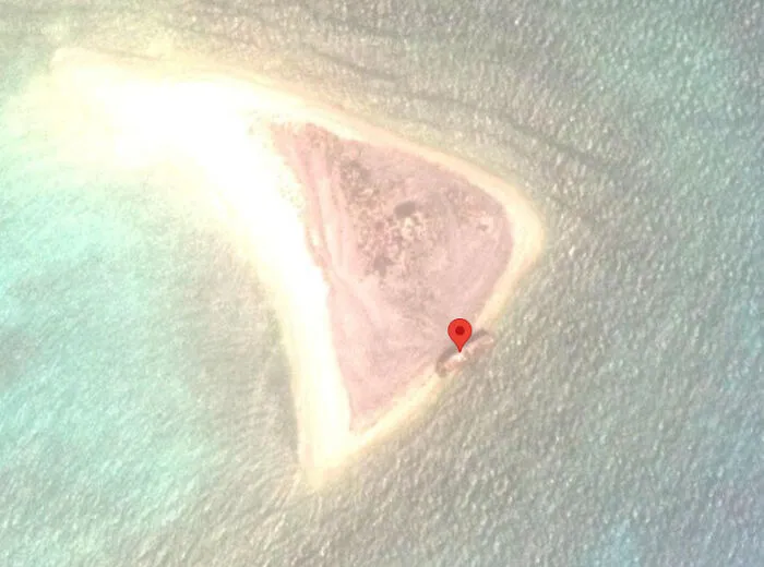 Ship Crashed On An Island That Isn't On The Map But You Can See From Satellite 20.20266171538263, -91.97673646640403