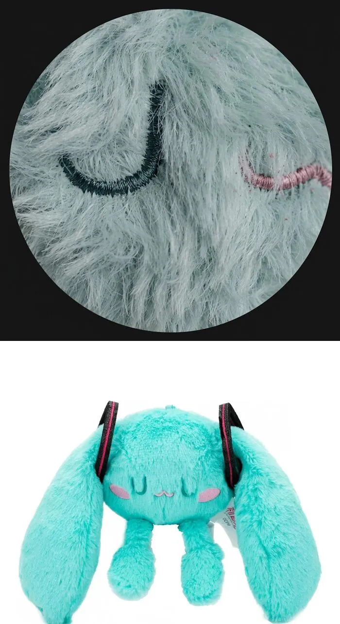 Necesito ayuda para identificar este peluche, lamentablemente esta es la única foto que tengo de él