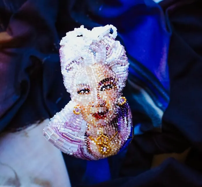 From Ariana Grande To Pop Culture Icons: 40 Mesmerizing Beadworks By Tiffany Pisani