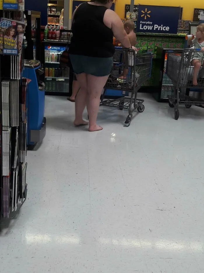 We Don't Need No Shoes To Go To Wal-Mart. Yes, This Is Florida