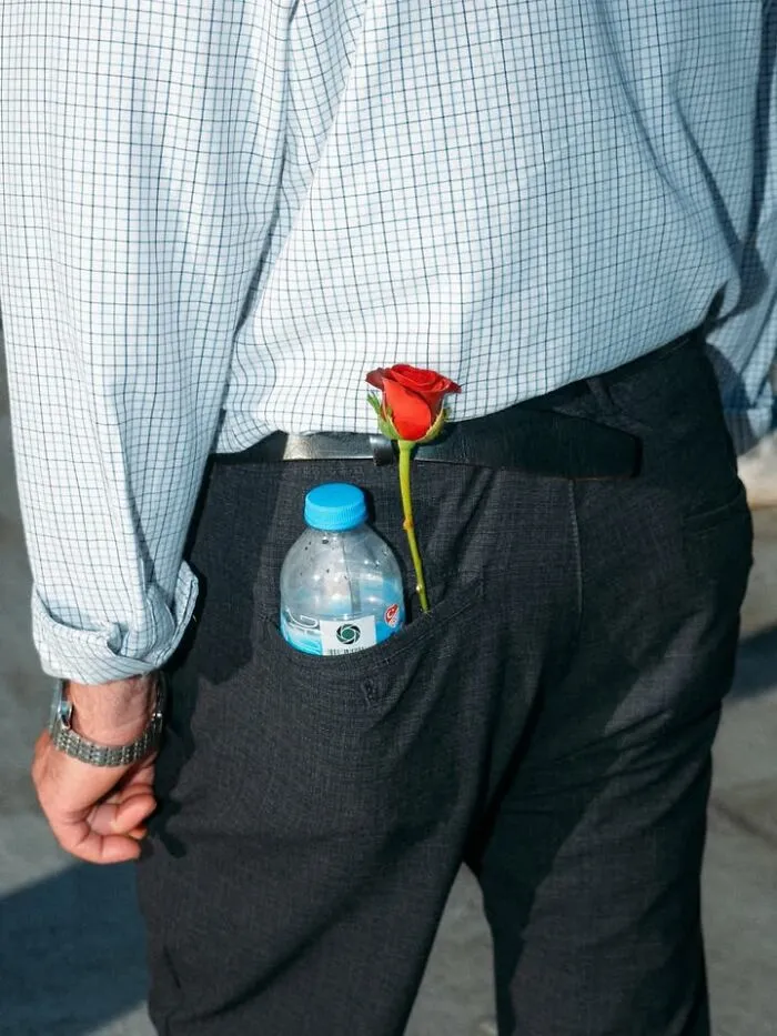 Photographer Captured 58 Ridiculously Well-Timed Street Shots That Couldn’t Have Been Planned